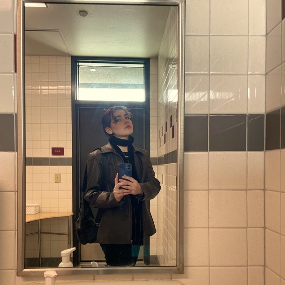 Meet your Posher, Bianca - Picture 1 of 1